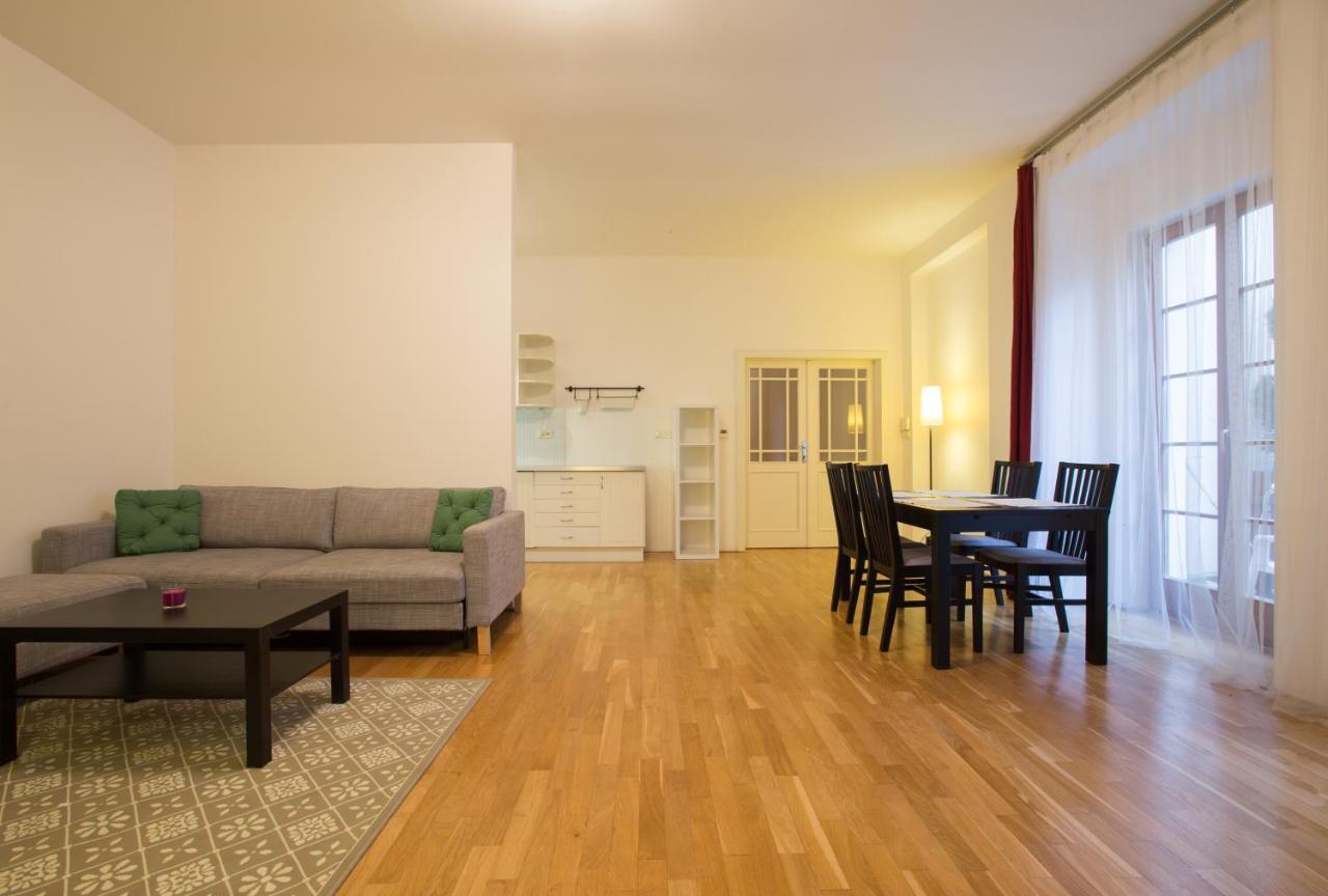 Elegant Apartment With Free Garage In The Center Of Prague Exterior photo
